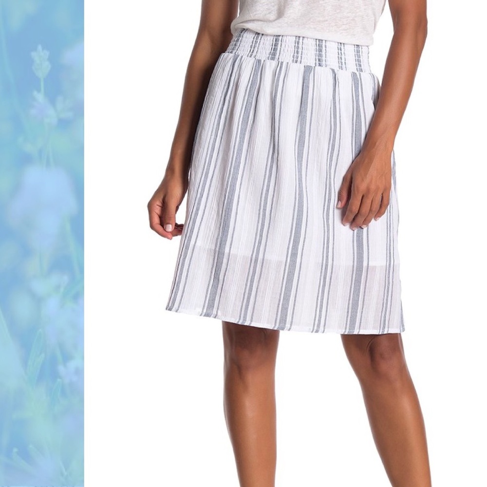 🌕 SOLD. 🐚 White & Blue 100% Cotton Woven Skirt